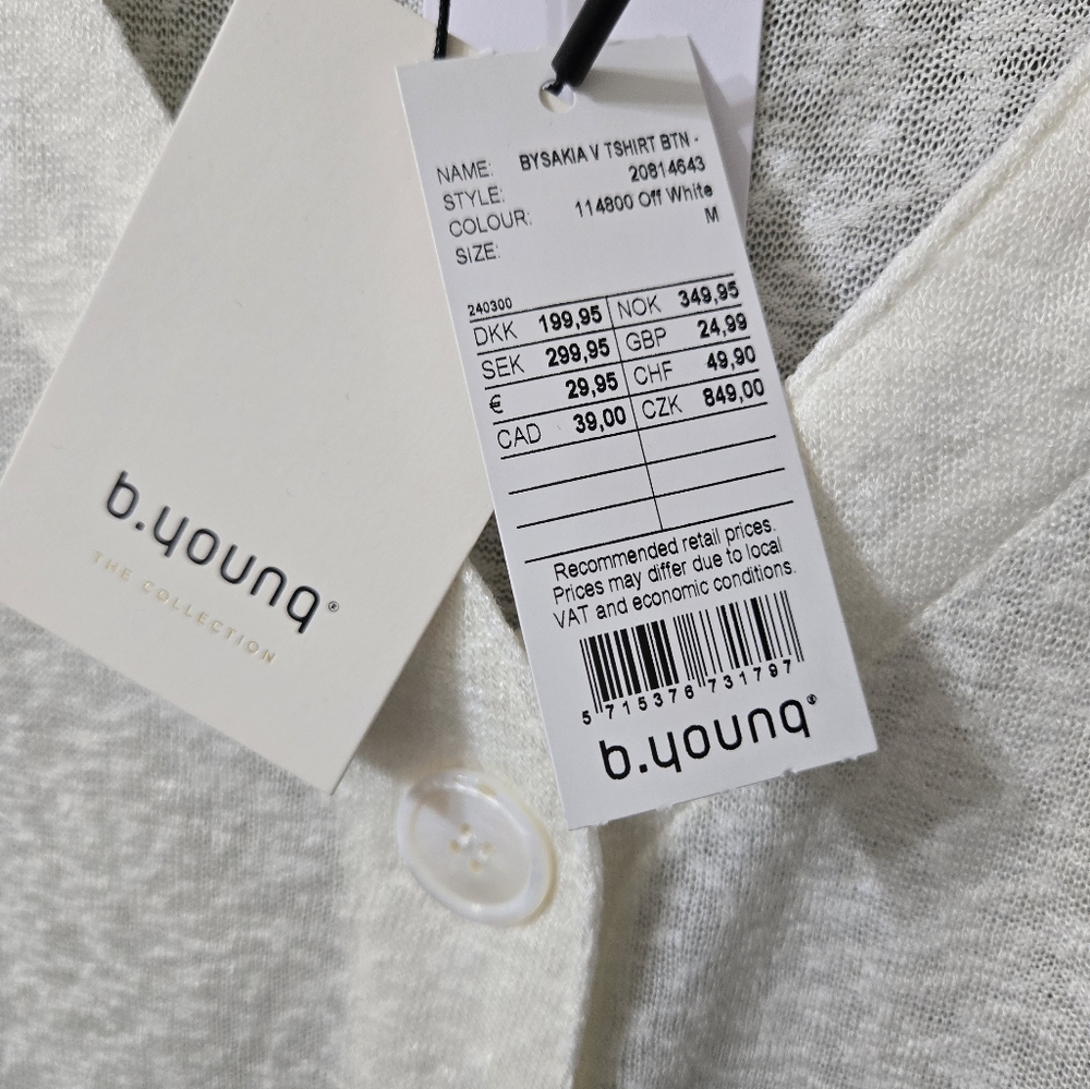 White Button-Up Top - Picture 5 of 6